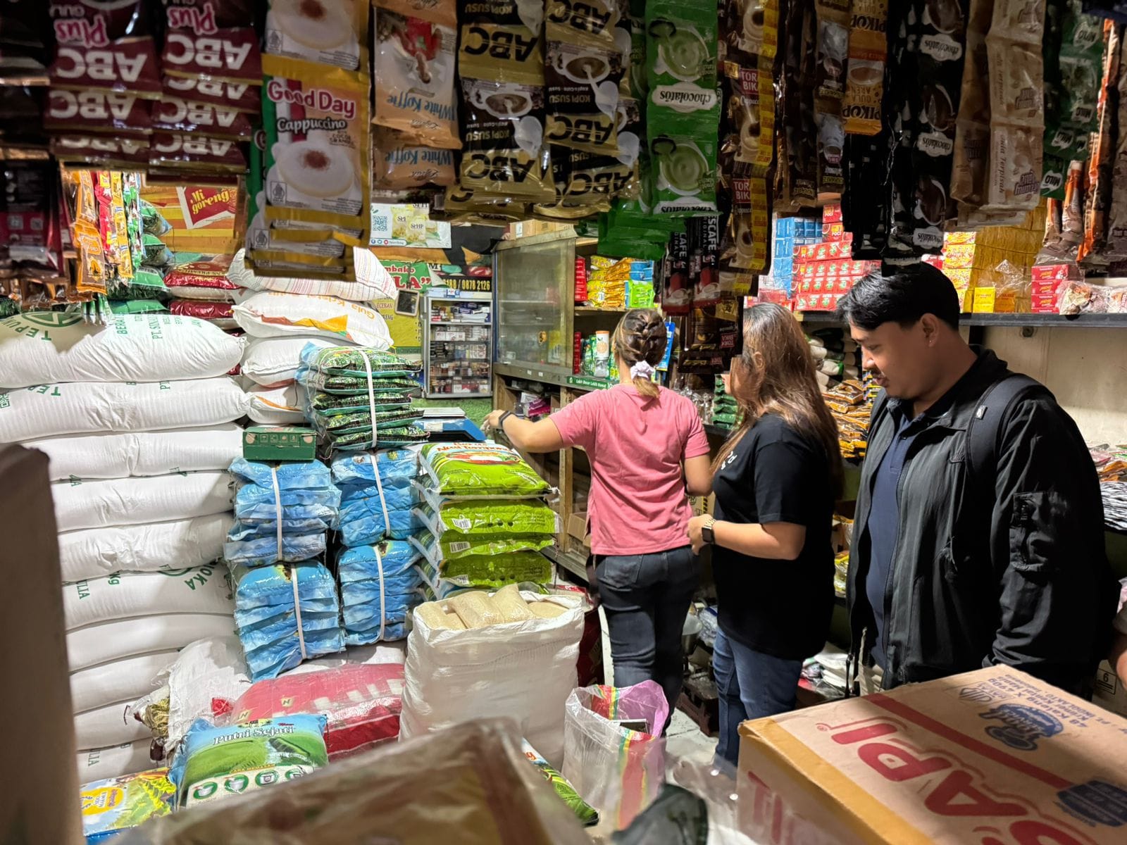 Polri Turun ke Pasar Pastikan Stok dan Harga Pangan Tetap Aman saat Hari Libur