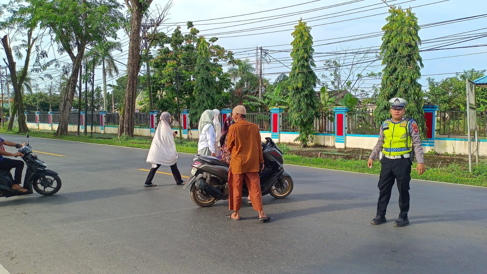 Sejumlah Personel Polsek Pontianak Utara Dikerahkan untuk Amankan Shalat Idul Adha 1447 H