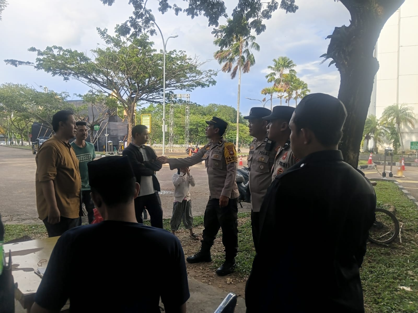 Polsek Pontianak Selatan Lakukan Monitoring Pemotongan Hewan Kurban di Masjid-Masjid