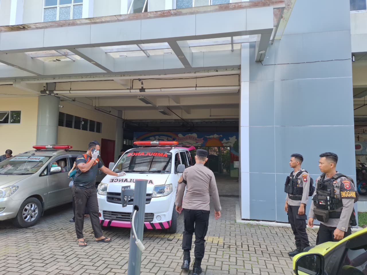 Gerak Cepat Patroli Enggang Polresta Pontianak Tangani Penemuan Mayat di Samping Jalan Yuka