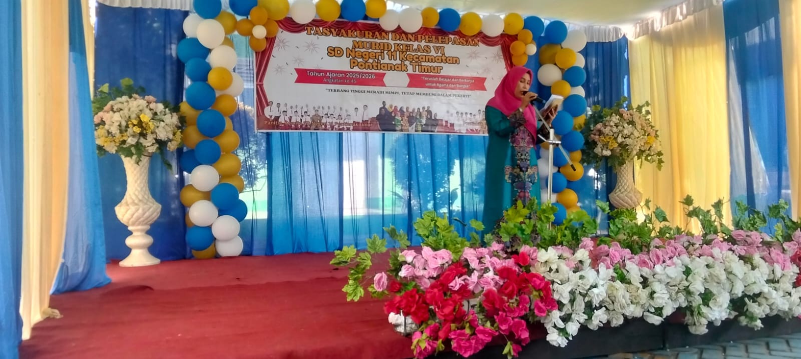 Bhabinkamtibmas Tambelan Sampit Hadiri Acara Perpisahan Siswa SDN 11 Pontianak Timur