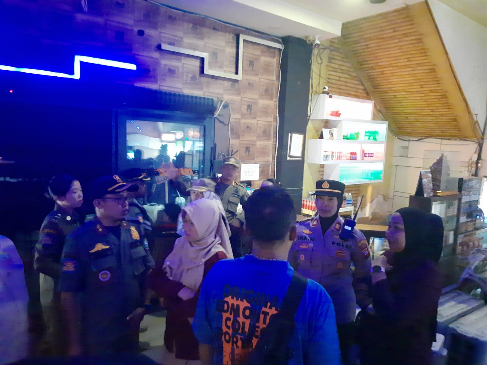 Jaga Keamanan dan Ketertiban, Kapolsek Pontianak Selatan Ikuti Patroli Gabungan