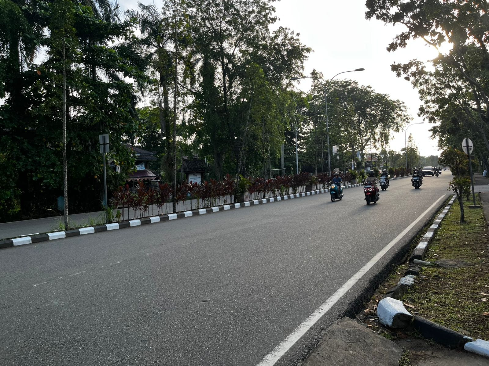 Wujud Pelayanan Prima, Polsek Pontianak Selatan Atur Arus Lalu Lintas Agar Tetap Aman dan Kondusif