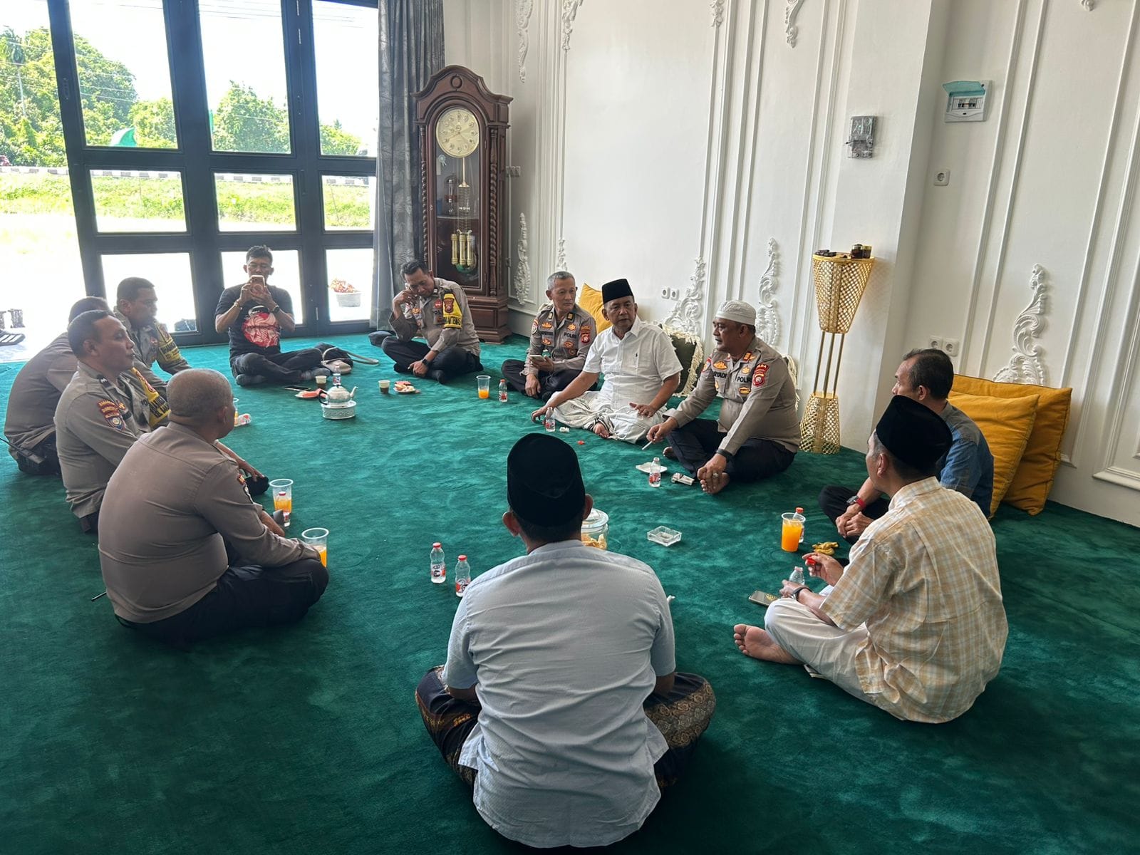 Perkuat Sinergi dan Kebersamaan, Kapolsek Pontianak Timur Sambangi Ketua PBNU Kota Pontianak