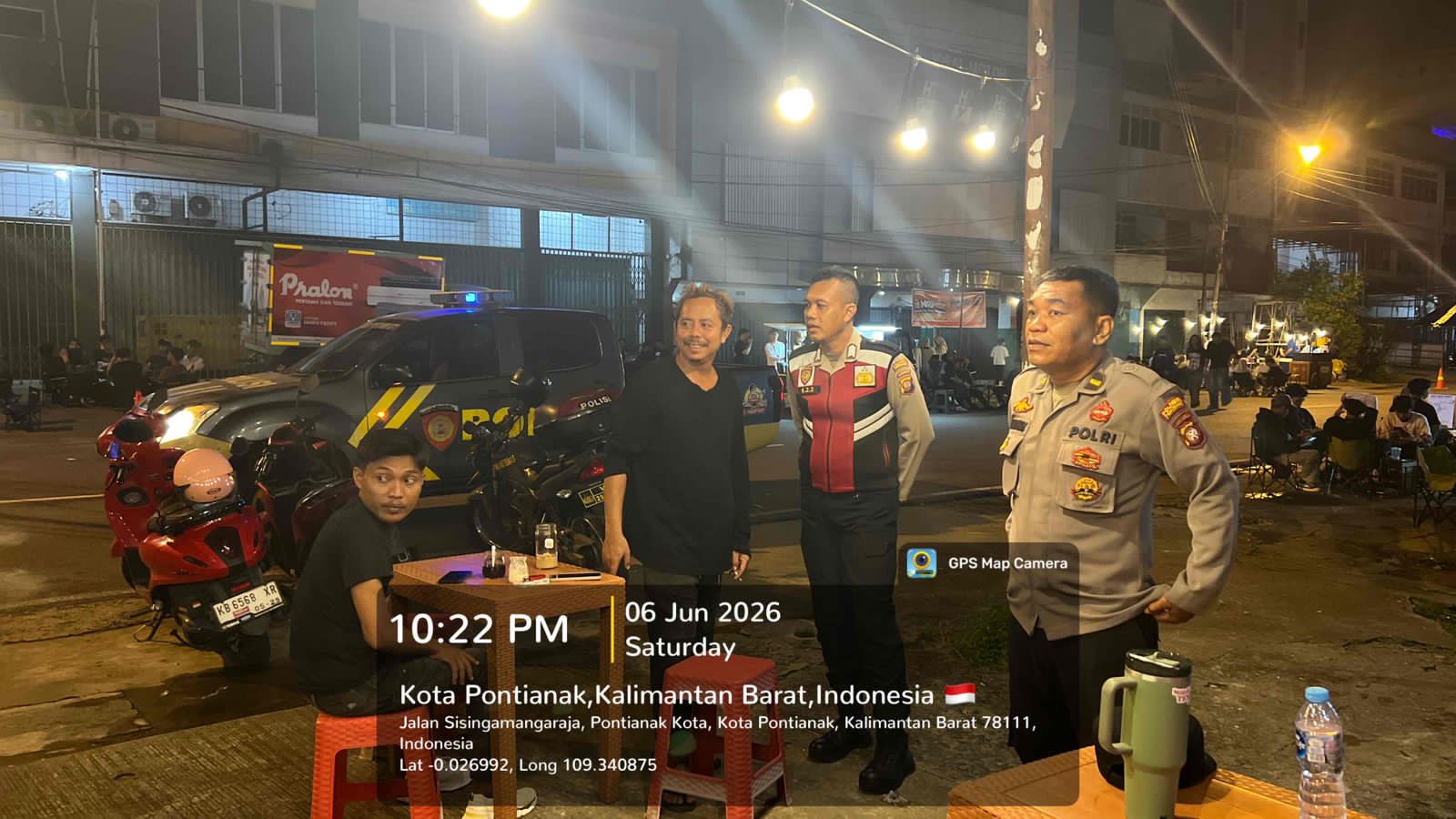 Jaga Kamtibmas Tetap Kondusif, Polsek Pontianak Kota Sambangi Masyarakat di Jalan Sisingamangaraja Saat Malam Minggu
