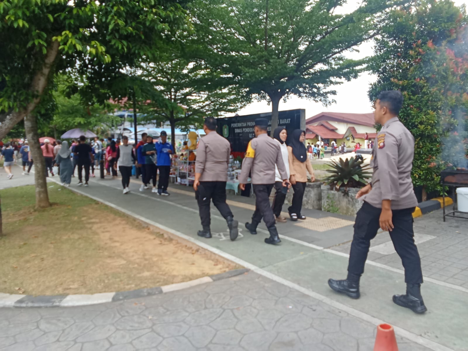 Polsek Pontianak Selatan Intensifkan Patroli Humanis di Area CFD untuk Beri Rasa Aman