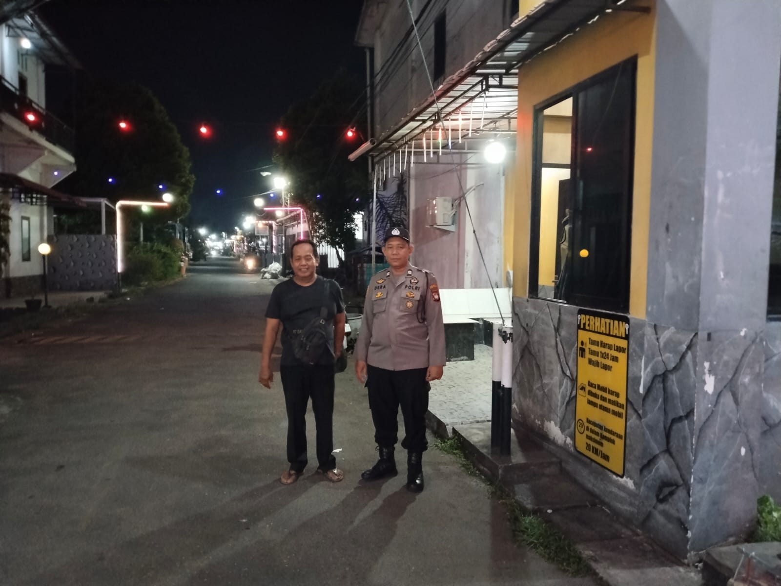 Enggang Timur Perkuat Kamtibmas Melalui Patroli Dialogis Bersama Warga dan Penjaga Malam