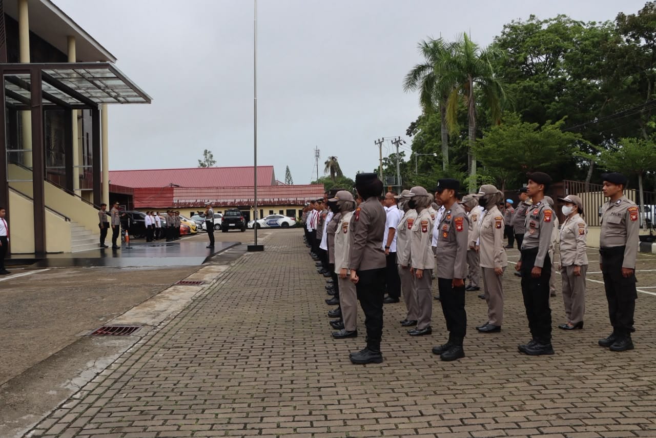 Kapolresta Pontianak Pimpin Apel Pagi, Tekankan Profesionalisme dan Disiplin Personel