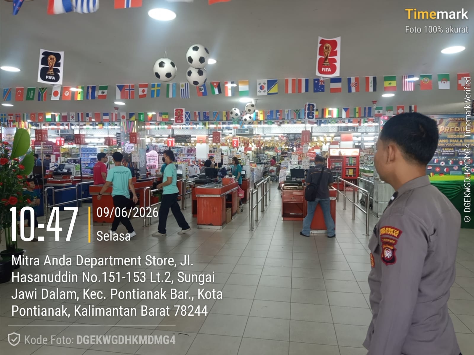 Ciptakan Situasi Kamtibmas Kondusif, Personel Enggang Polsek Pontianak Barat Aktif Sambangi Warga
