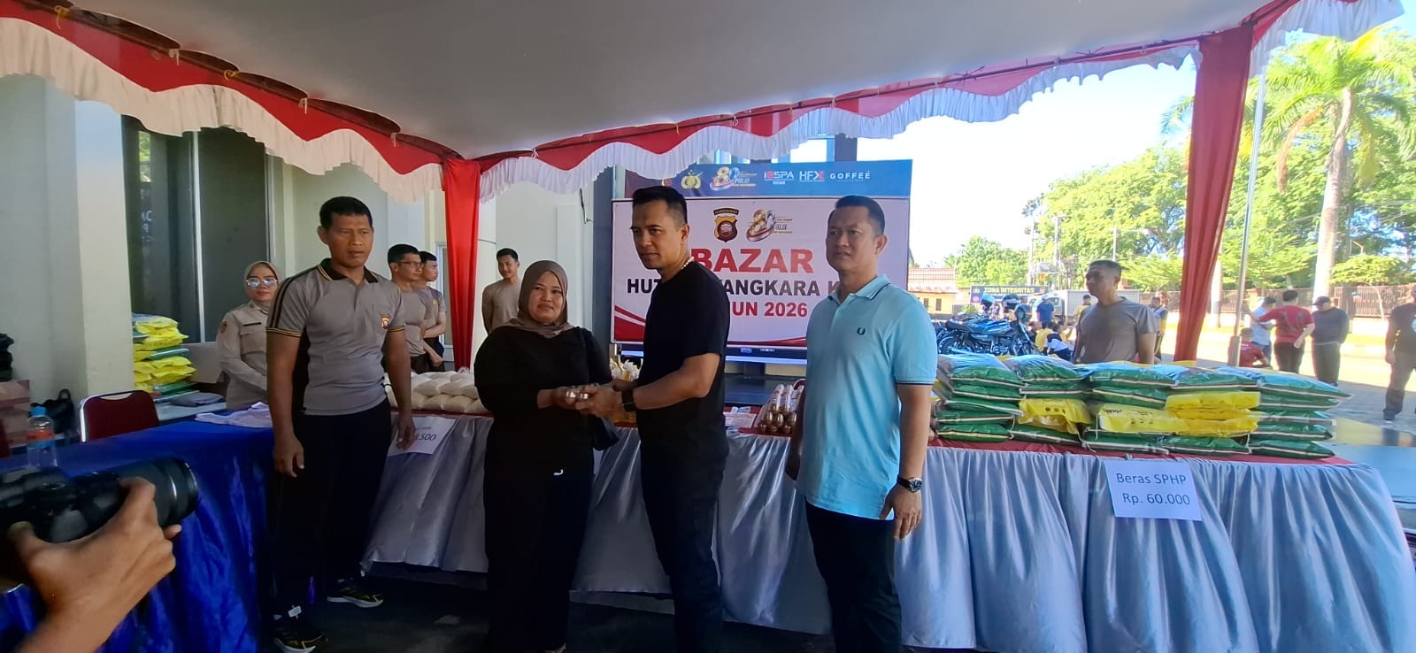 Meriahkan HUT Bhayangkara ke-80, Polresta Pontianak Gelar Bazar dan Perkuat Kedekatan dengan Masyarakat