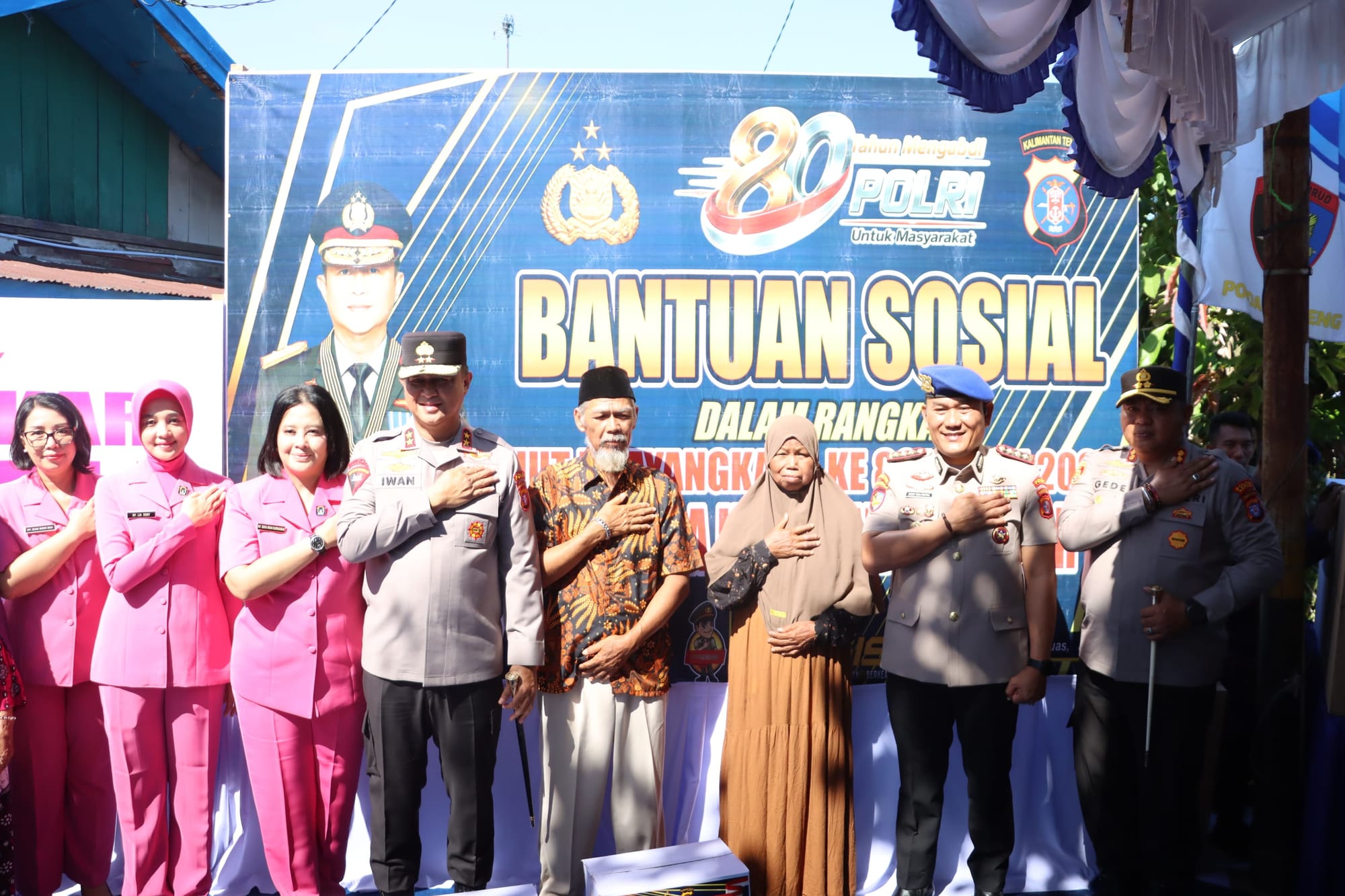 Polri untuk Masyarakat, Kapolda Kalteng Resmikan Hasil Bedah Rumah Warga di Kapuas