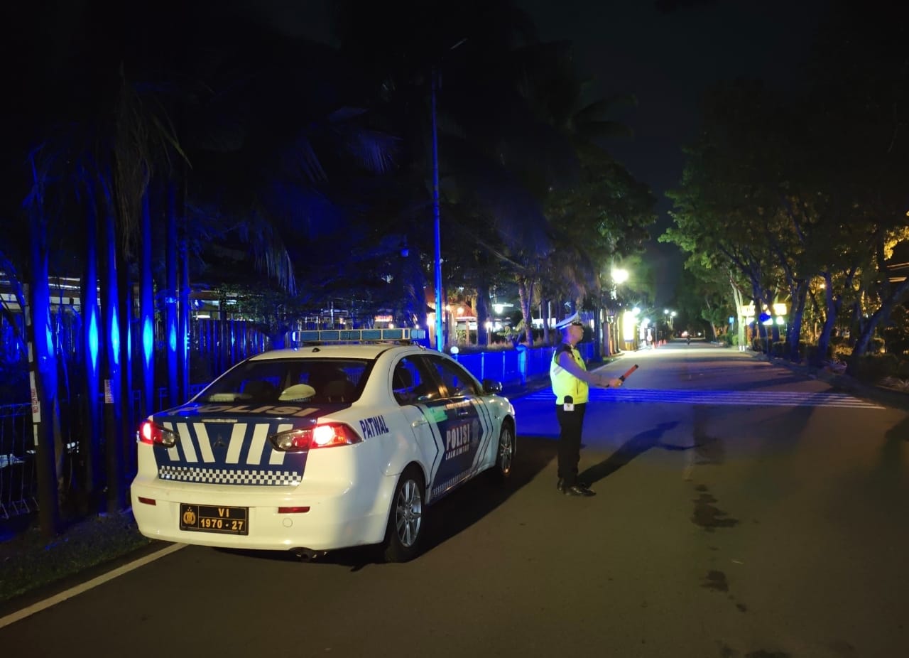 Sat Lantas Polresta Pontianak Perkuat Pengawasan Malam Hari Melalui Patroli Skala Besar dan Blue Light Patrol