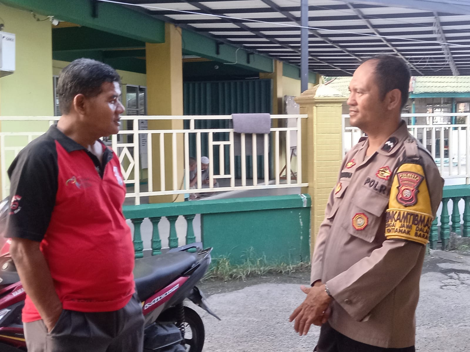 Melalui Sambang DDS, Bhabinkamtibmas Sei Jawi Dalam Ajak Warga Tingkatkan Kewaspadaan terhadap Pencurian Siang Hari
