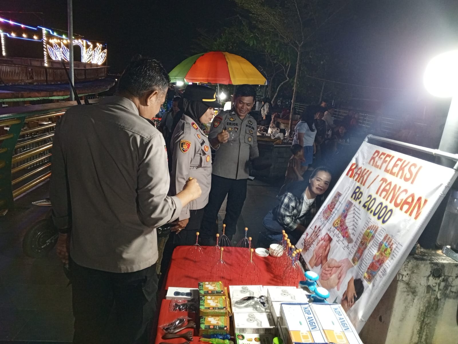 Amankan Akhir Pekan, Kapolsek Pontianak Selatan Gelar Patroli Dialogis di Waterfront