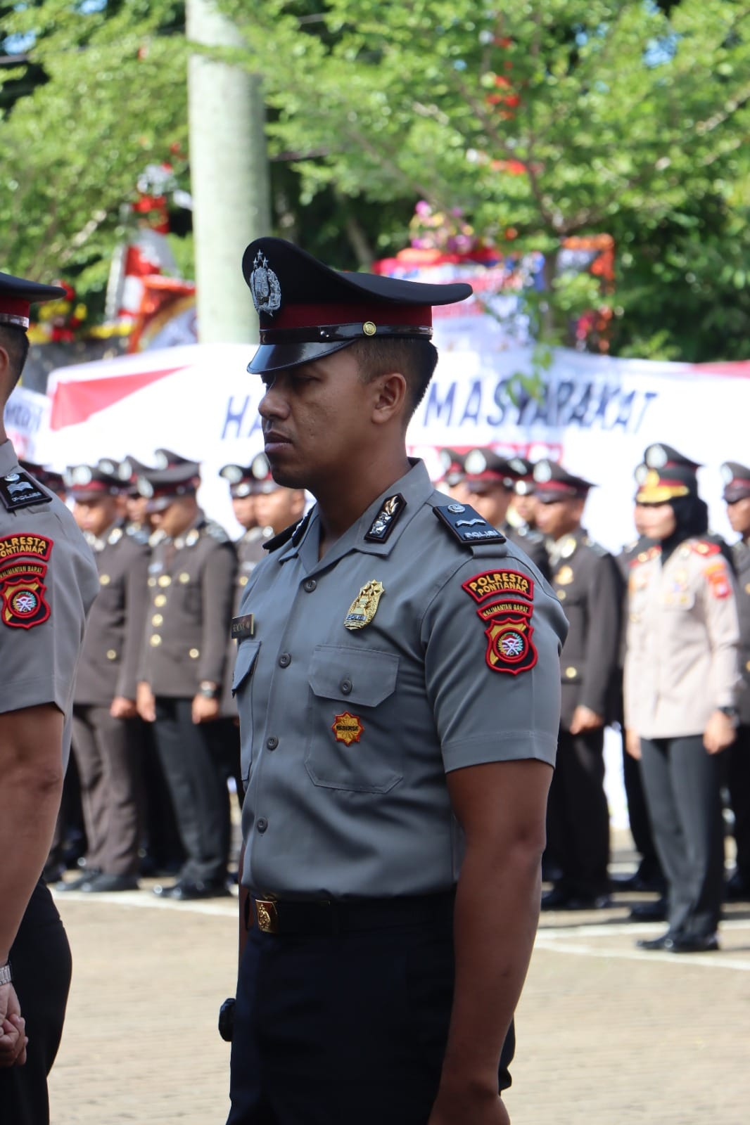 Kapolresta Pontianak Pimpin Upacara Kenaikan Pangkat 44 Personel