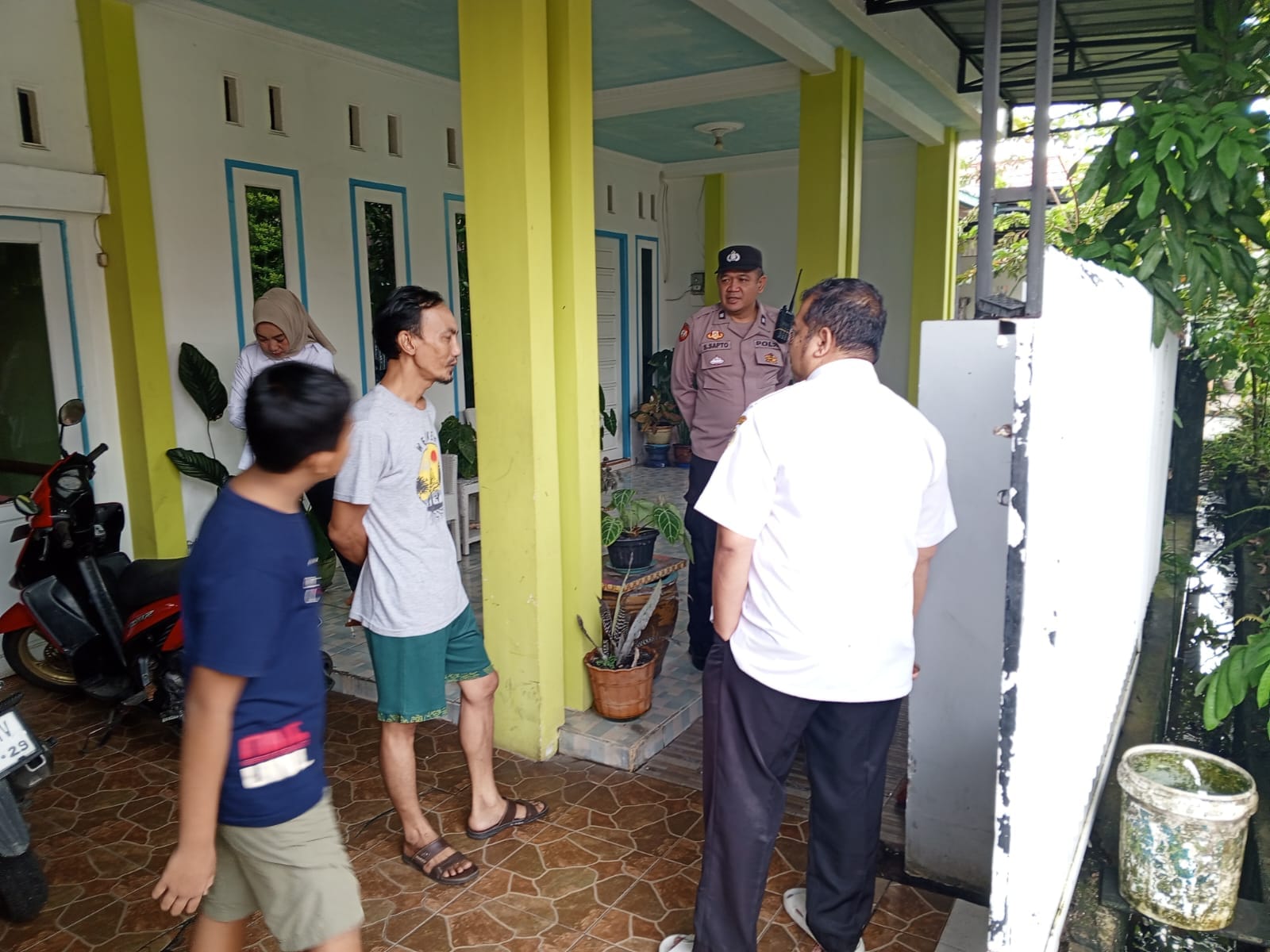 Gerak Cepat Tindaklanjuti Laporan 110, Polsek Pontianak Selatan Amankan TKP Dugaan Percobaan Pencurian di Komplek Pemda