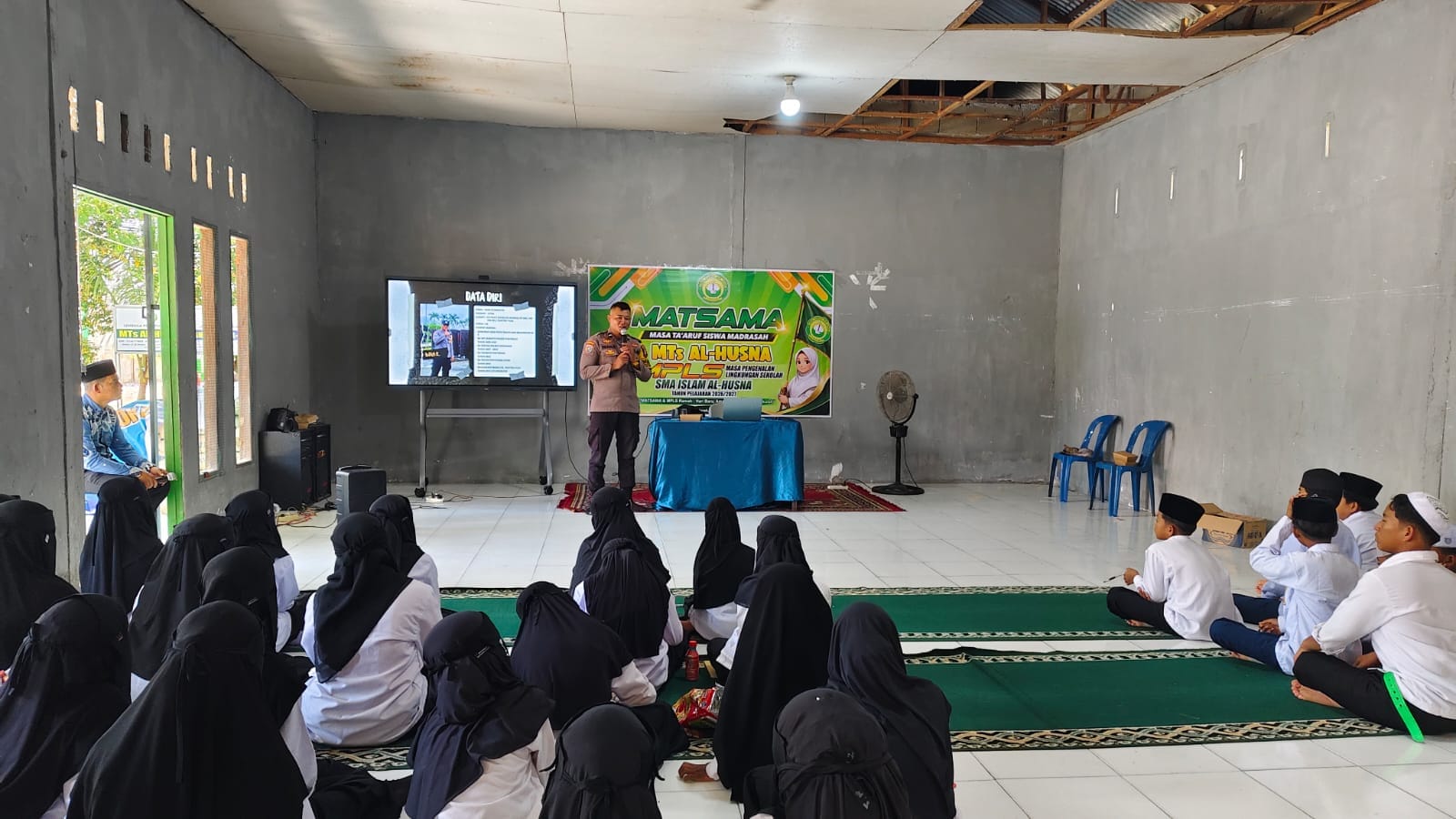 Cegah Bullying Sejak Dini, Bhabinkamtibmas Siantan Hulu Berikan Edukasi di Ponpes Al-Husna