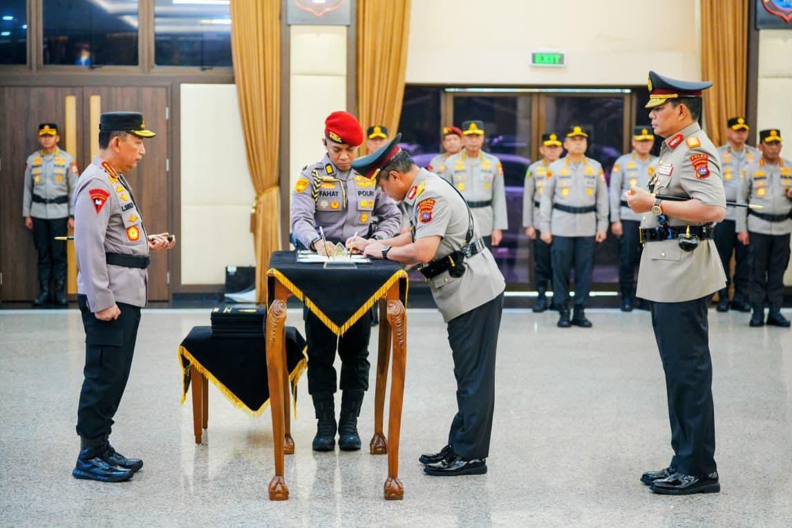 Kapolri Resmi Lantik dan Pimpin Serah Terima Jabatan Enam Kapolda di Jajaran Polri