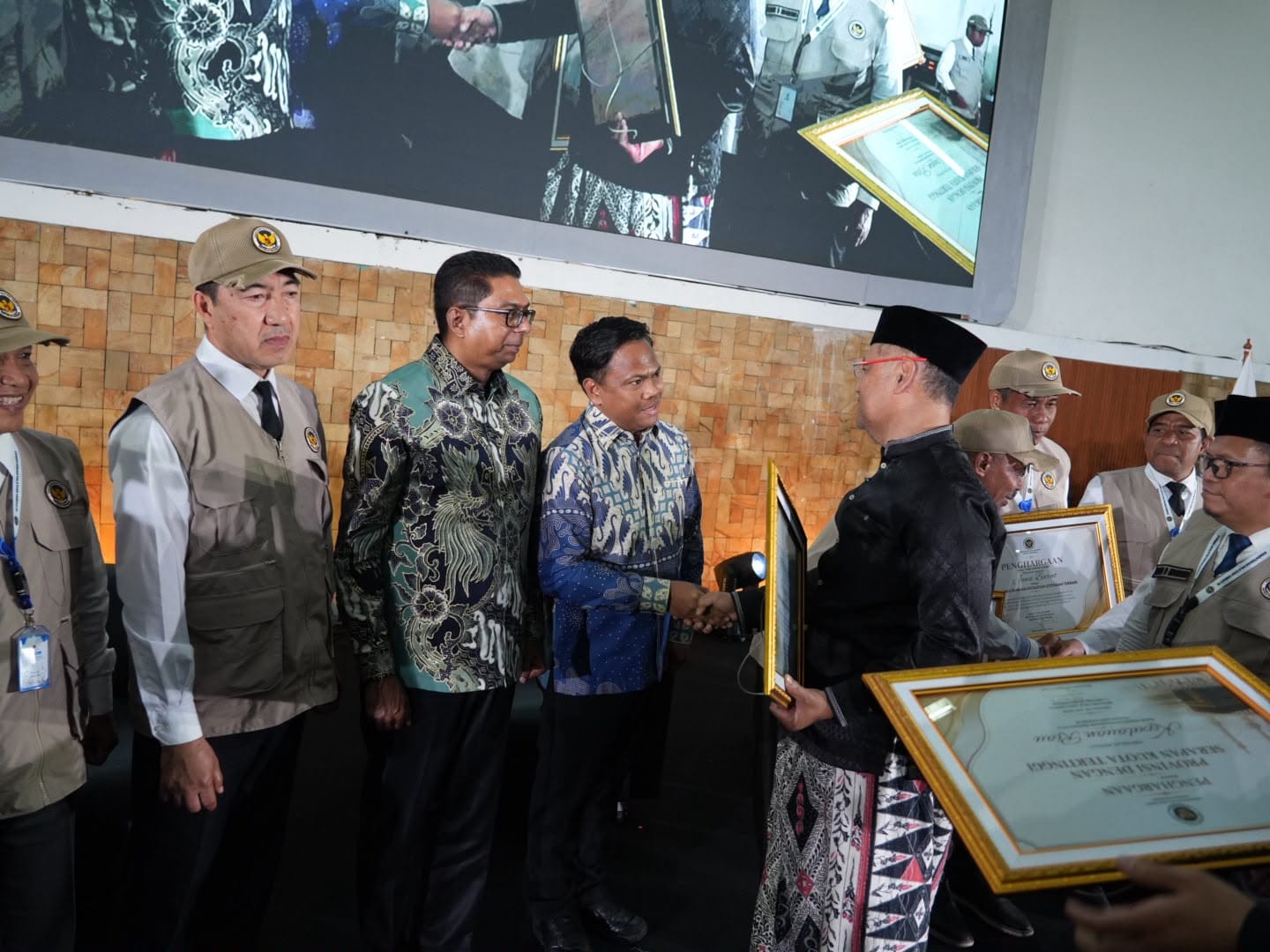 Dukung Sukses Penyelenggaraan Haji 2026, Polri Terima Penghargaan dari Kementerian Haji dan Umrah RI