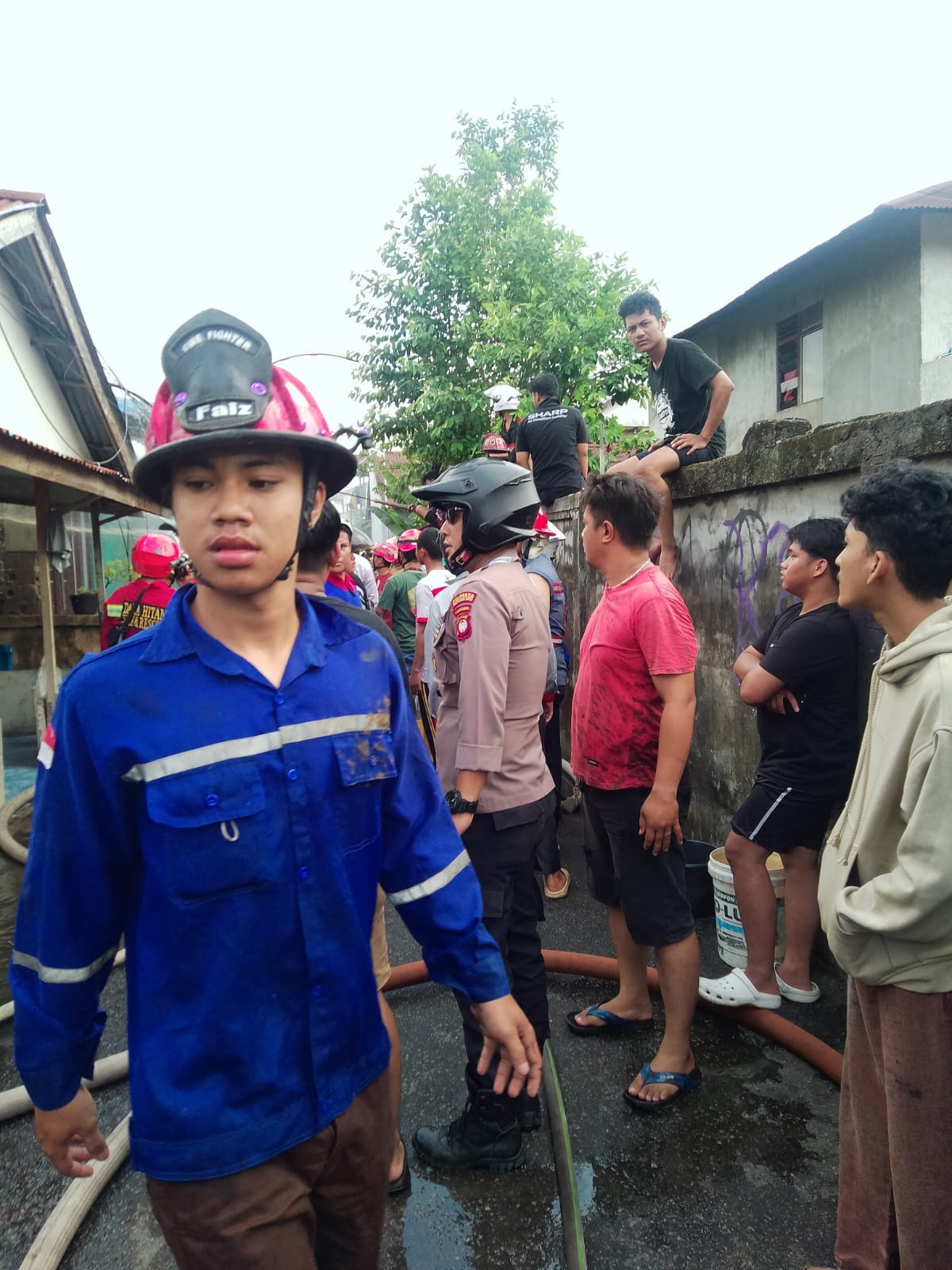 Polsek Pontianak Barat Amankan Lokasi Kebakaran Dua Unit Rumah Kopel, Nihil Korban Jiwa