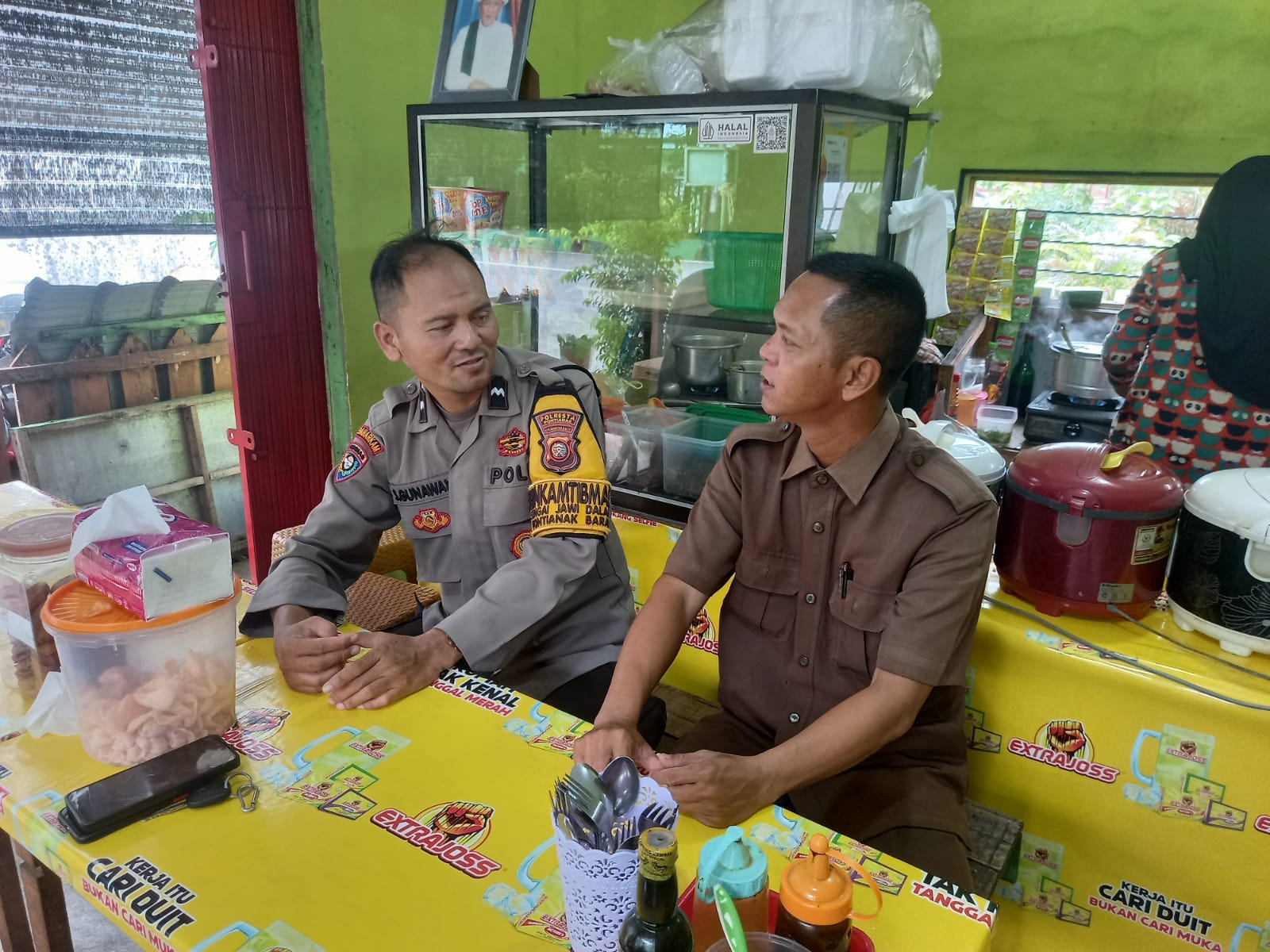 Ciptakan Lingkungan Aman, Bhabinkamtibmas Sungai Jawi Dalam Gandeng Warga Jaga Kamtibmas