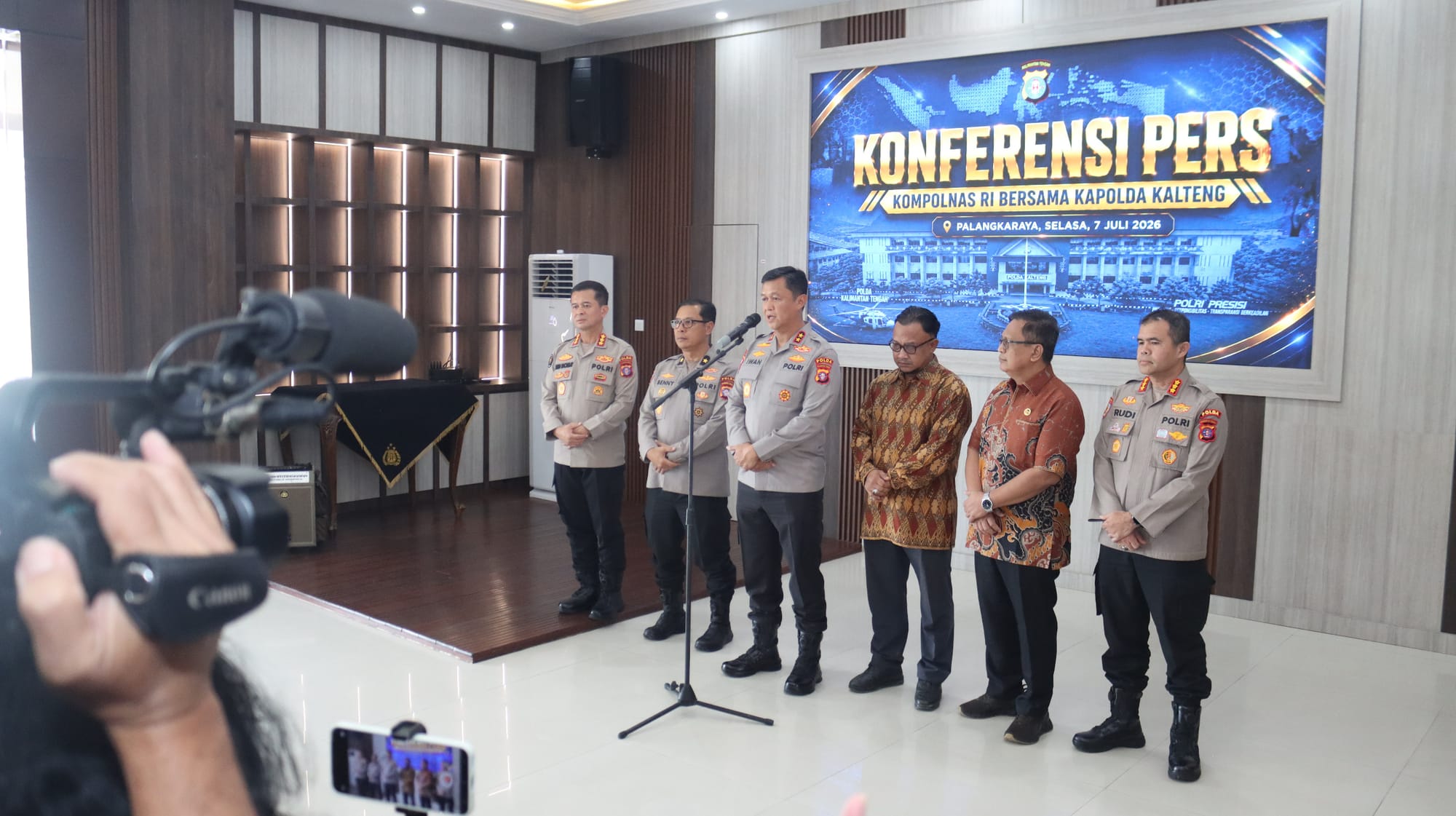 Demi Lindungi Warga Sipil, Kapolda Kalteng Beberkan Kronologi Anggota Terjun ke Sungai di Tumbang Kalemei