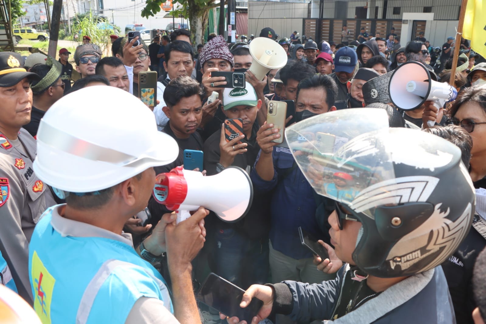 Pastikan Aksi Berlangsung Kondusif, Polresta Pontianak Kerahkan Pengamanan Unjuk Rasa Barisan Pemuda Melayu Kalimantan Barat