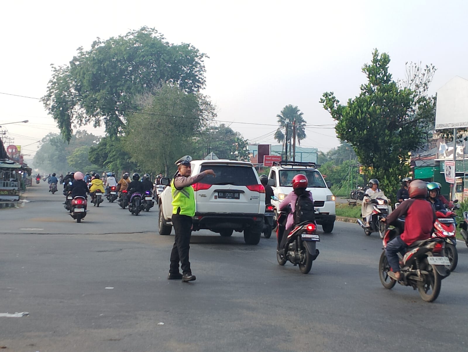 Utamakan Keselamatan Berkendara, Polsek Pontianak Kota Gencarkan Edukasi Penggunaan Helm