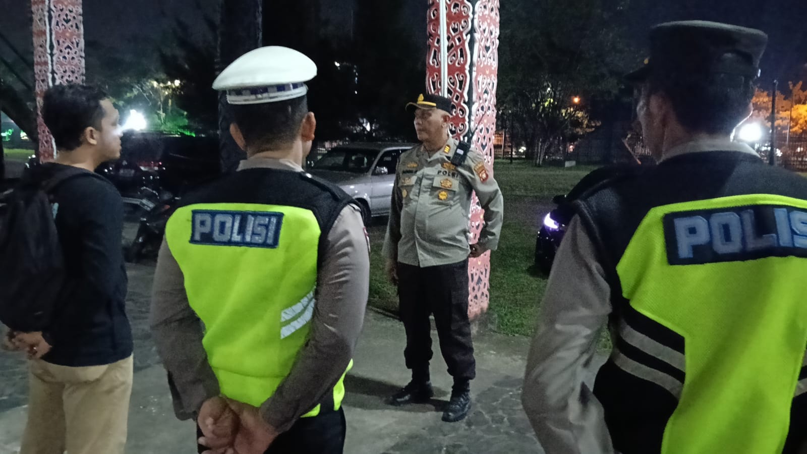Polsek Pontianak Kota Laksanakan Pengamanan Pagelaran Wayang Kulit di Rumah Radakng Pontianak
