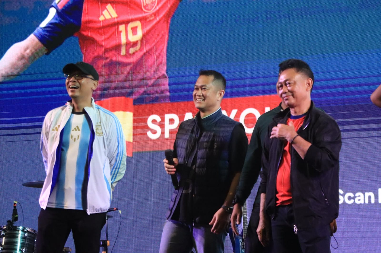 Meriah dan Penuh Keakraban, Wakapolresta Pontianak Ikuti Nobar Final Piala Dunia 2026 Bersama Forkopimda