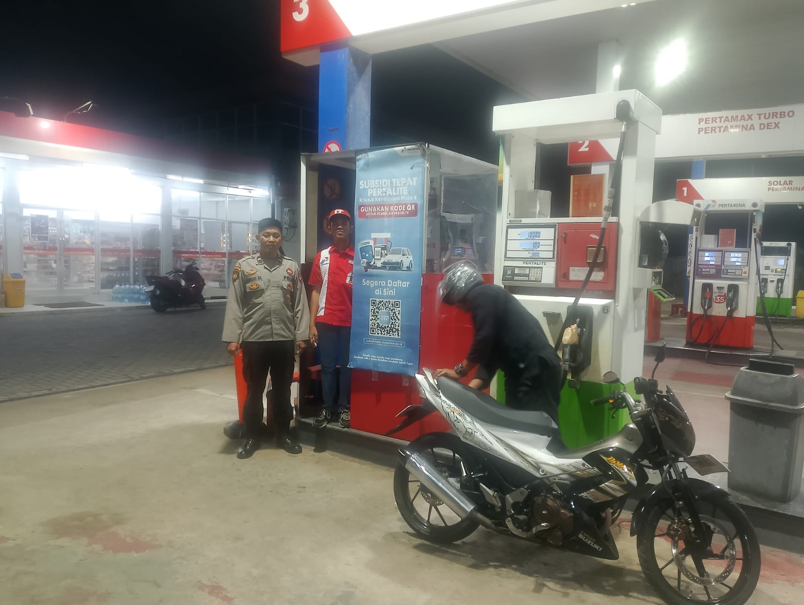 Polsek Pontianak Utara Laksanakan Patroli Enggang di SPBU, Pastikan Ketersediaan BBM dan Situasi Kondusif