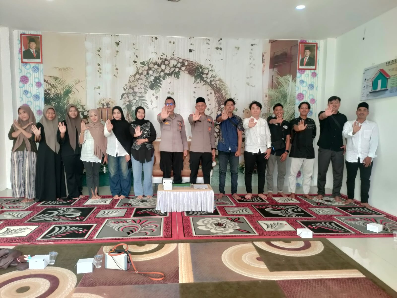 Cegah Kekerasan dalam Rumah Tangga Sejak Dini, Satbinmas Polresta Pontianak Sosialisasikan Hotline 110 kepada Pasangan Pranikah