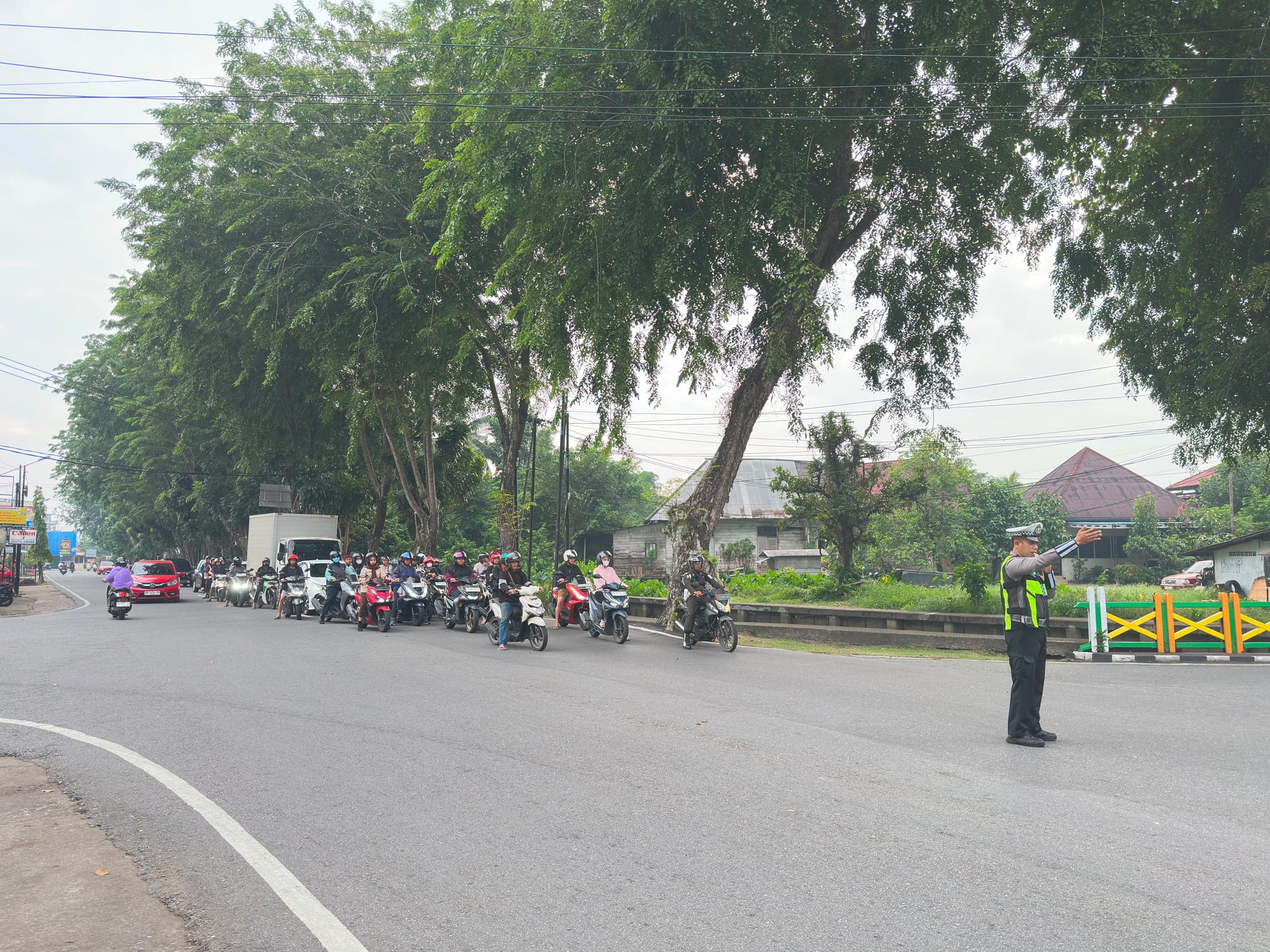 Cegah Kemacetan dan Kecelakaan, Polsek Pontianak Kota Optimalkan Pengaturan Arus Lalu Lintas di Simpang Strategis