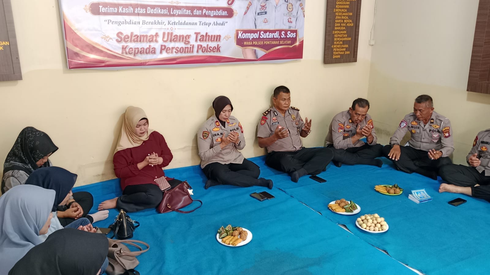 Polsek Pontianak Selatan Gelar Doa Bersama, Apresiasi Purna Tugas Wakapolsek dan Rayakan Hari Ulang Tahun Personel