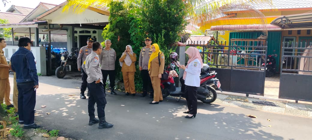Pererat Koordinasi Lintas Sektor, Kapolsek Pontianak Timur Terima Kunjungan Camat