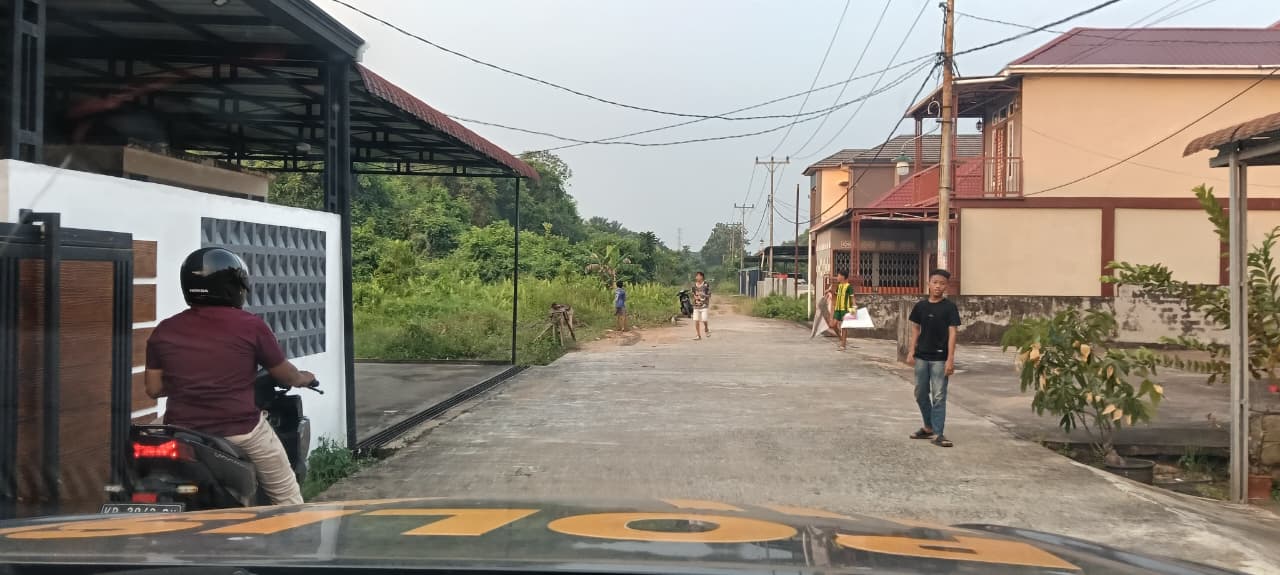 Demi Keselamatan dan Ketertiban, Tim Enggang Polsek Pontianak Timur Tertibkan Pemain Layang-Layang