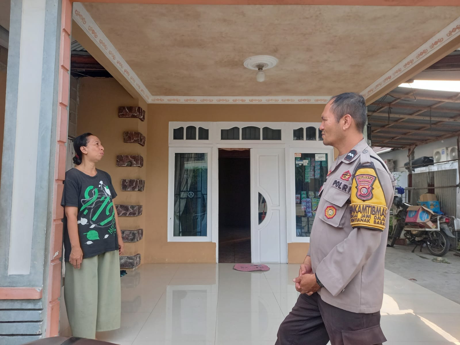Ciptakan Sinergitas, Bhabinkamtibmas Sei Jawi Dalam Sambangi Warga, Sampaikan Himbauan Kamtibmas.