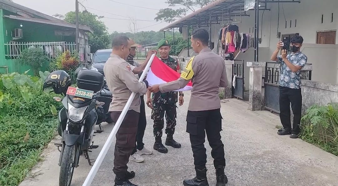Bangkitkan Semangat Nasionalisme, Kapolsek Pontianak Timur Ajak Warga Sambut HUT RI ke-81