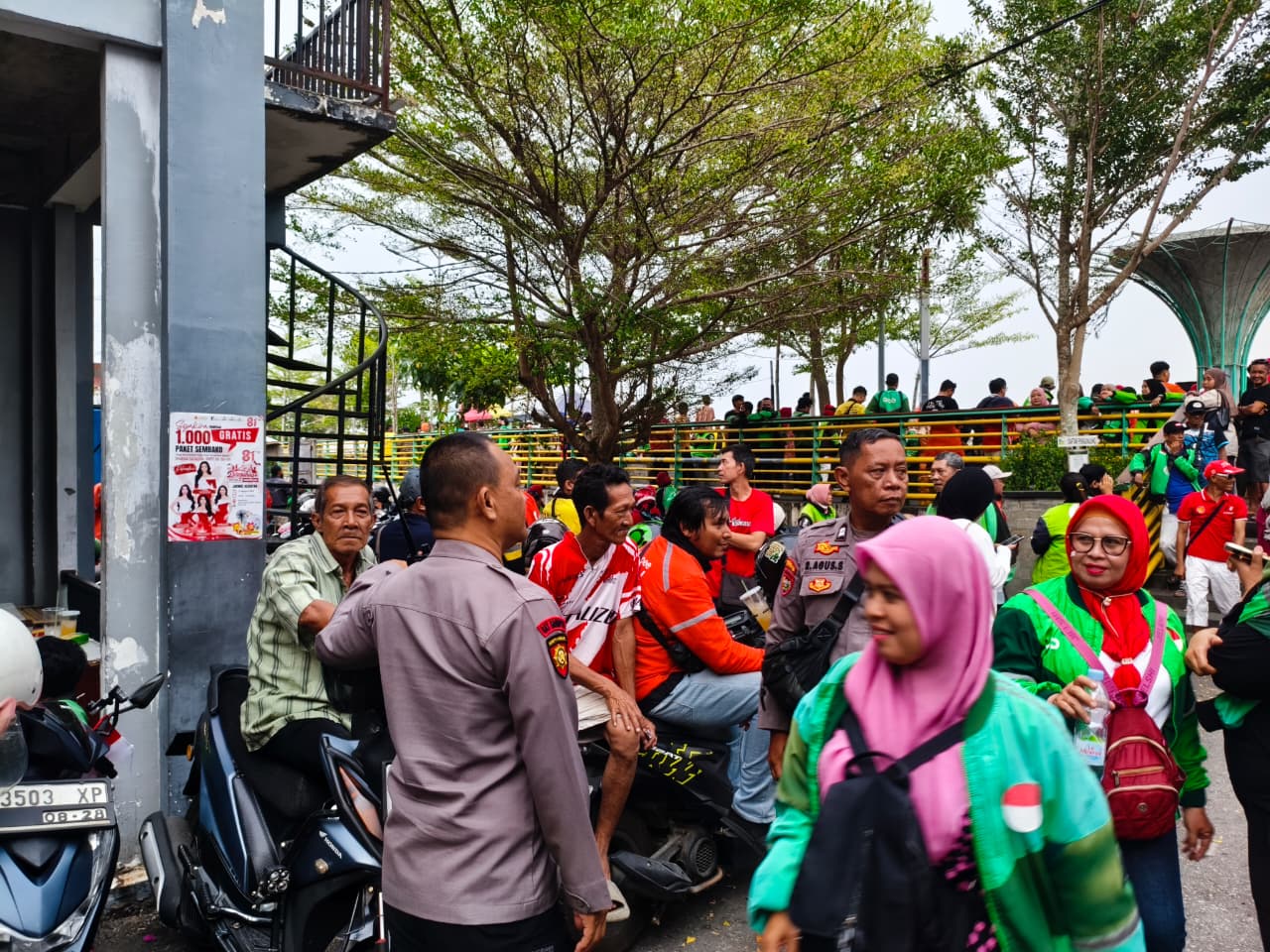 Wujudkan Kegiatan Kondusif, Polsek Pontianak Selatan Amankan Penyaluran 1.000 Paket Sembako