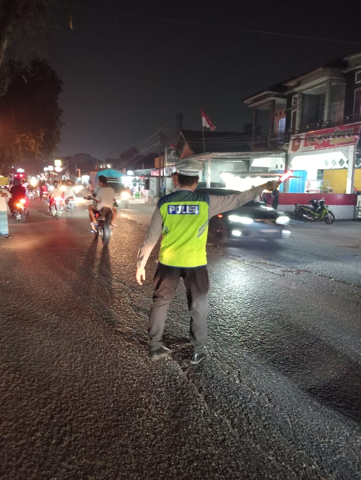 Jaga Kamtibmas, Polsek Pontianak Utara Amankan Peringatan Maulid Nabi Muhammad SAW di Siantan Tengah