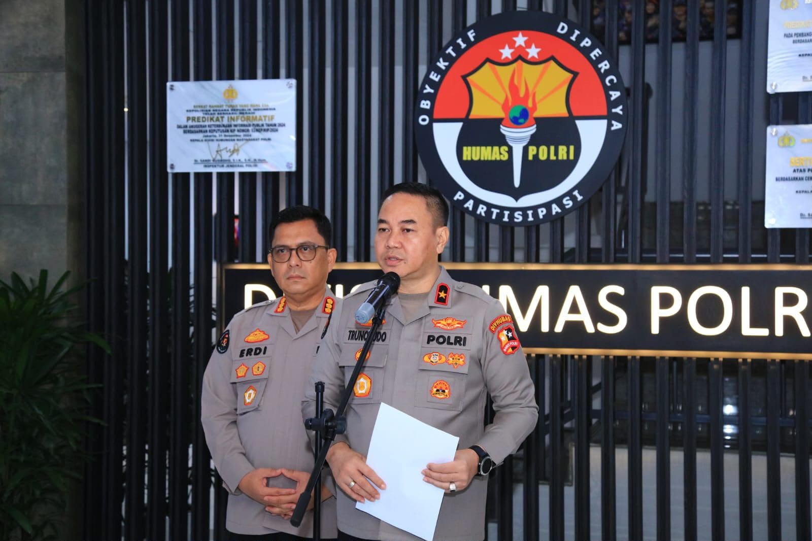 Bantuan Kemanusiaan Terus Mengalir, Polri dan Bhayangkari Dukung Warga Terdampak Gempa Flores