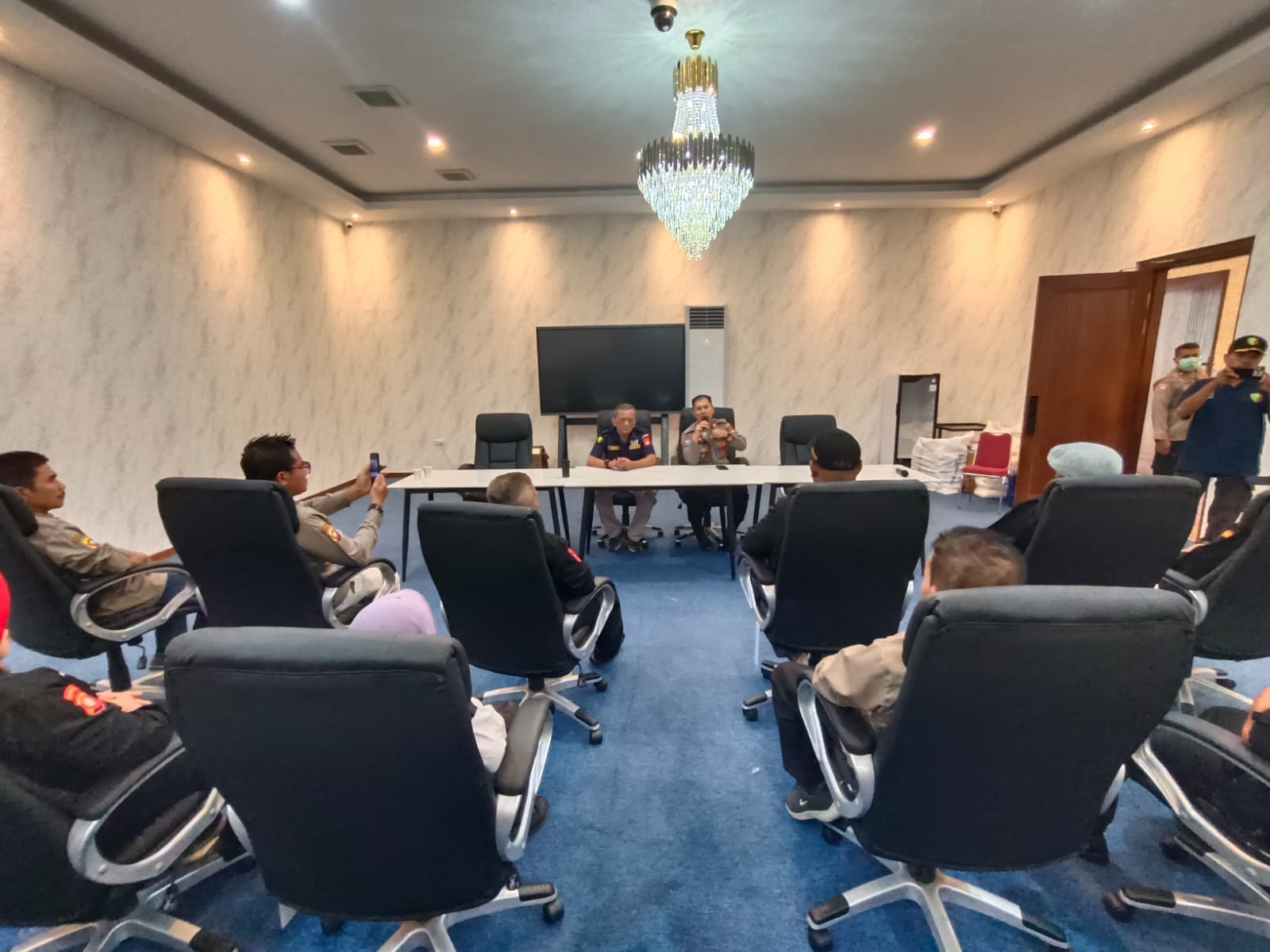 Polresta Pontianak Bagikan 5.000 Masker, Perkuat Edukasi Karhutla dan Kepedulian Kesehatan