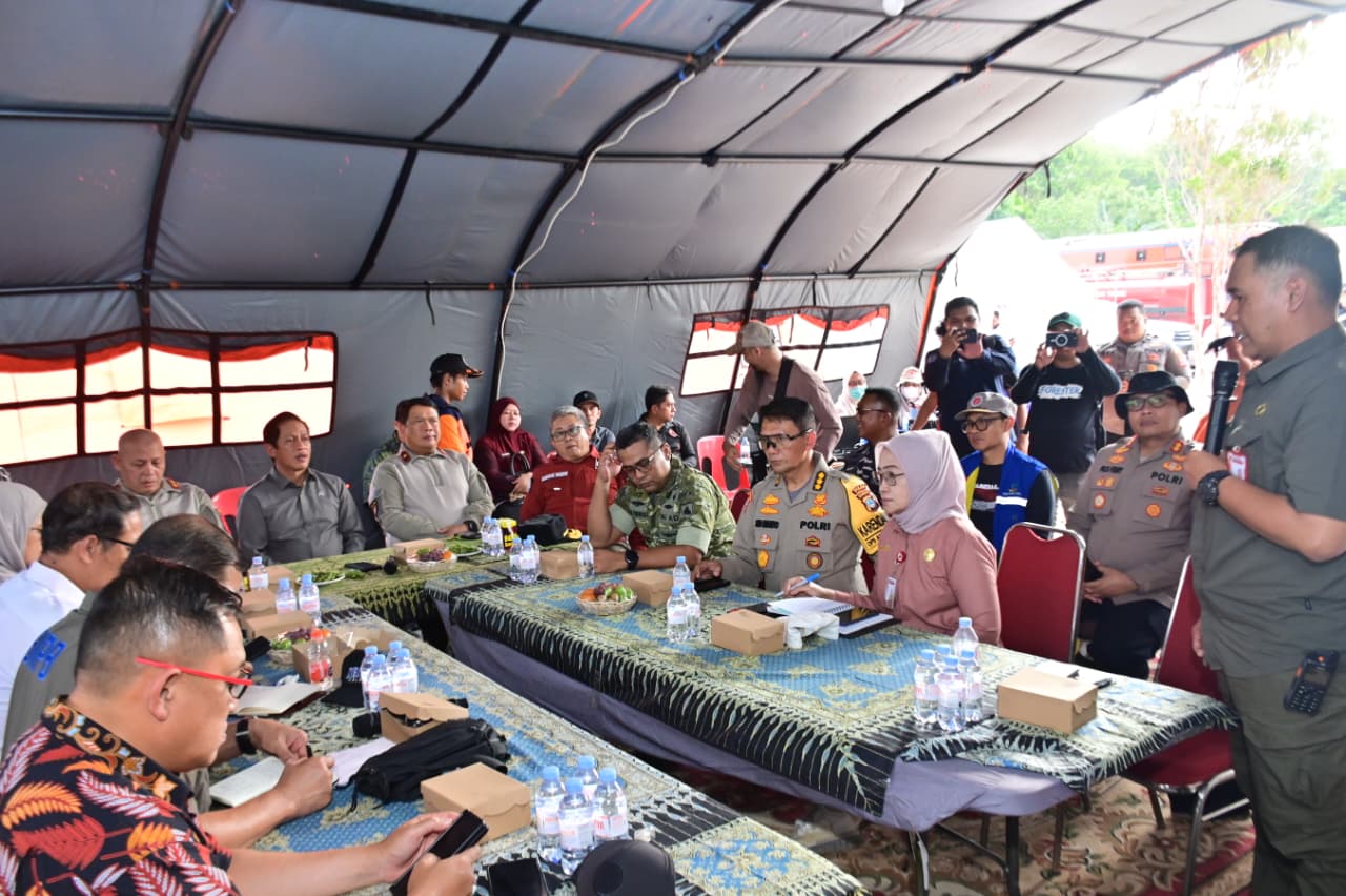 Polda Kalsel Kembangkan Cairan Pemadam Karhutla, Bara Api di Lahan Gambut Lebih Cepat Didinginkan