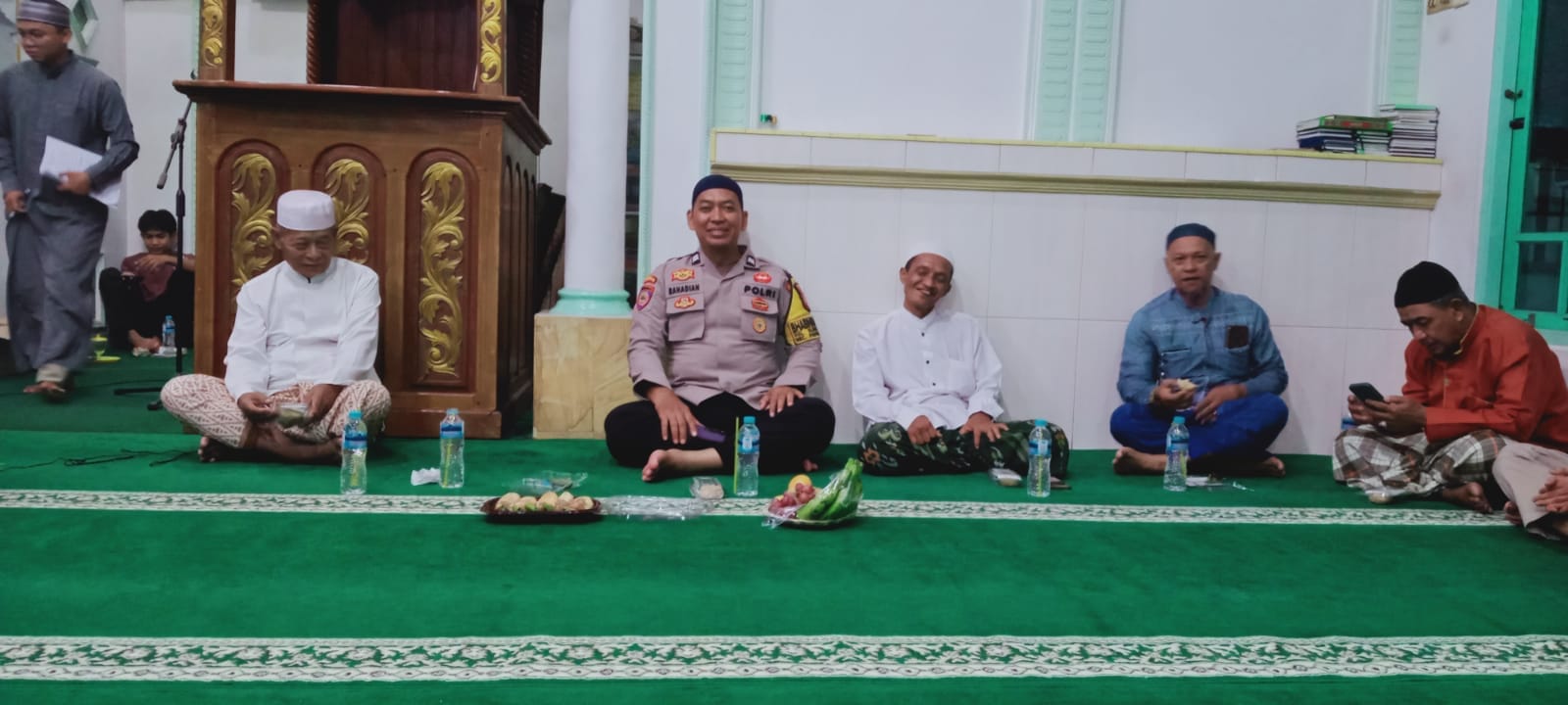 Bhabinkamtibmas Kelurahan Sungai Beliung Hadiri Maulid Nabi Muhammad SAW di Masjid Aqimudin, Sampaikan Himbauan Kamtibmas