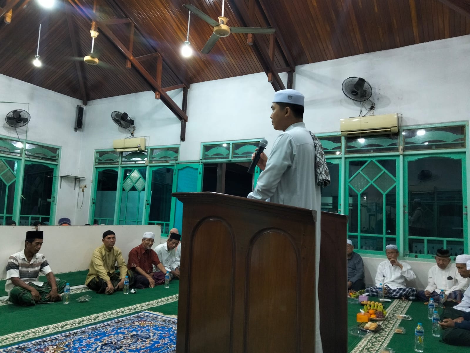 Bhabinkamtibmas Kelurahan Sungai Beliung Hadiri Maulid Nabi Muhammad SAW di Masjid Aqimudin, Sampaikan Himbauan Kamtibmas