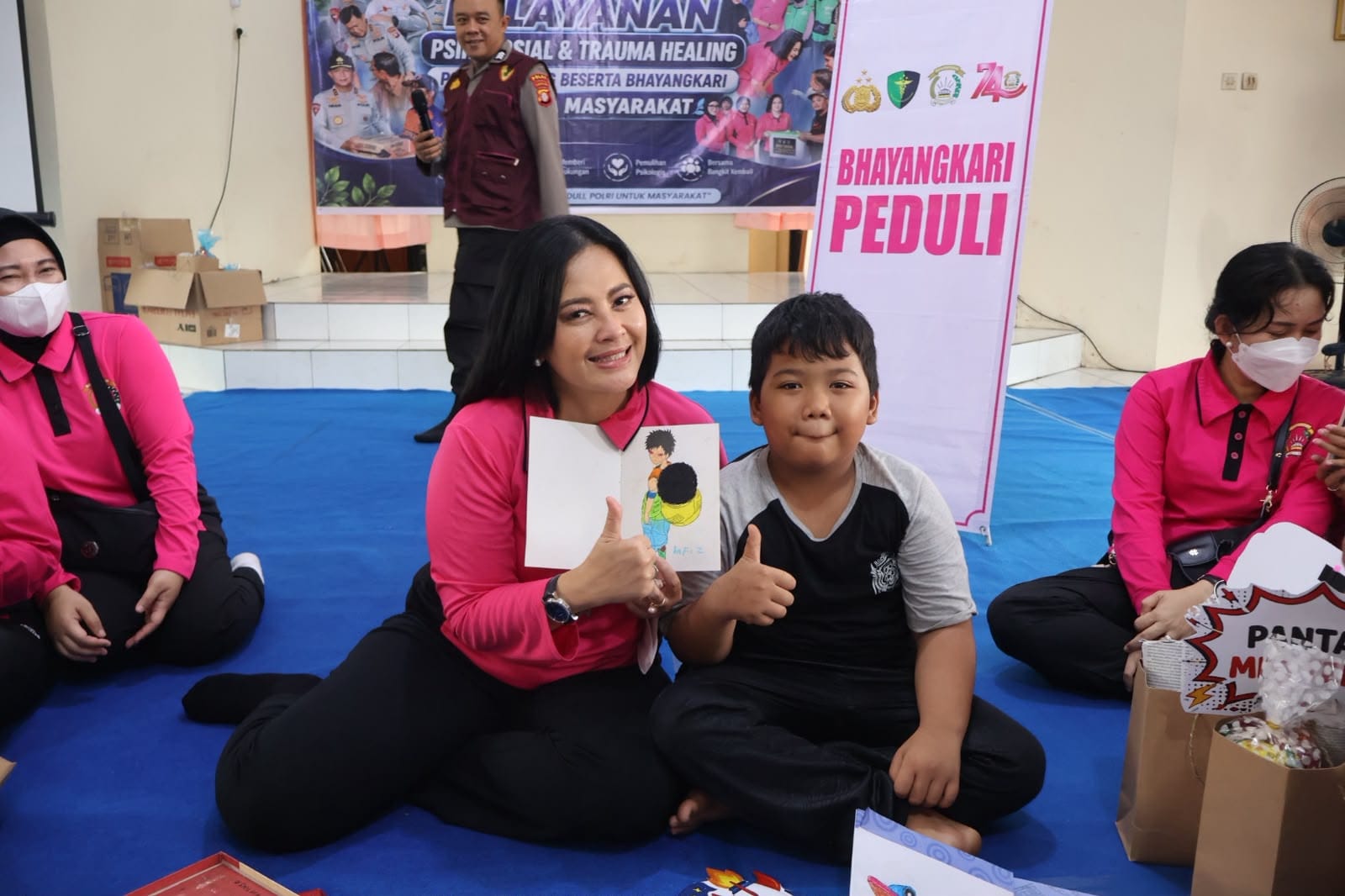 Peduli Dampak Kabut Asap, Ketua Bhayangkari dan Tim Psikologi Polda Kalteng Gelar Trauma Healing