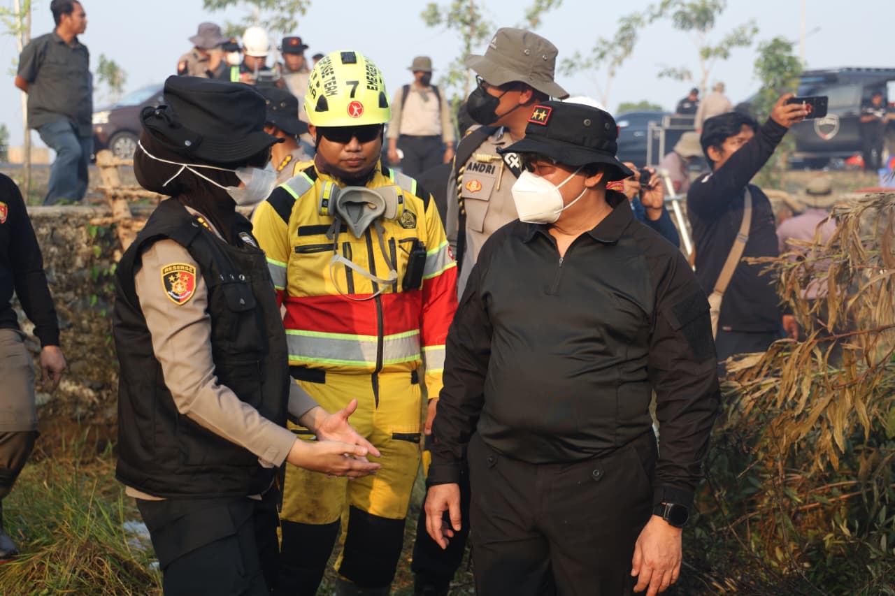 Tangani Karhutla di Guntung Damar, Kapolda Kalsel Turun Langsung dengan Teknologi Drone Thermal dan Surfaktan