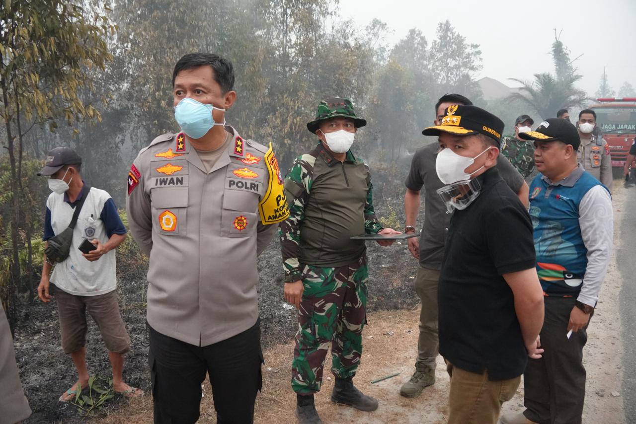 Kapolda Kalteng Bersama Gubernur dan Pangdam Pantau Karhutla di Bukit Rawi, Pastikan Ketersediaan Sumur Bor