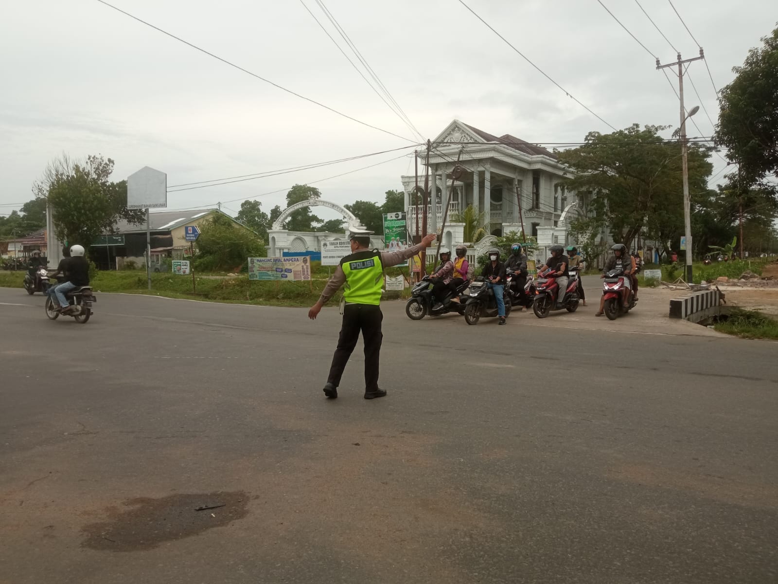 Kabut Asap Karhutla, Polsek Pontianak Kota Pastikan Arus Lalu Lintas Tetap Lancar