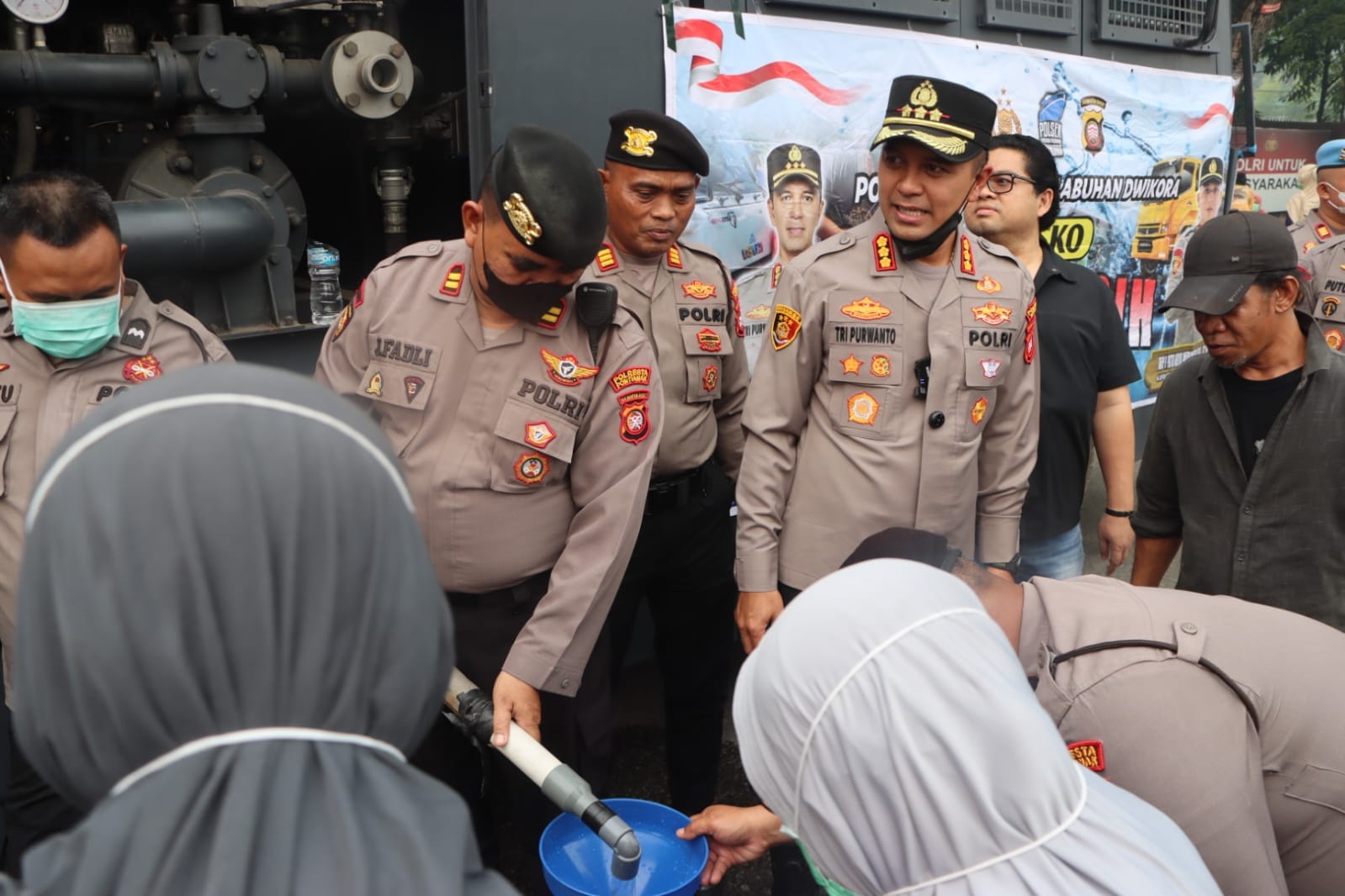 Polresta Pontianak Gelar Bakti Kesehatan dan Distribusi Air Bersih untuk Warga Terdampak Kabut Asap